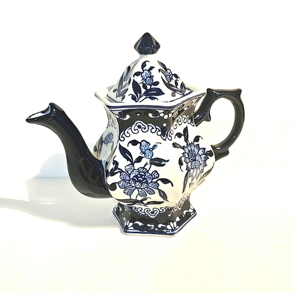 Teapot Blue & White Porcelain Floral Design Hexagonal Teapot 16 oz.